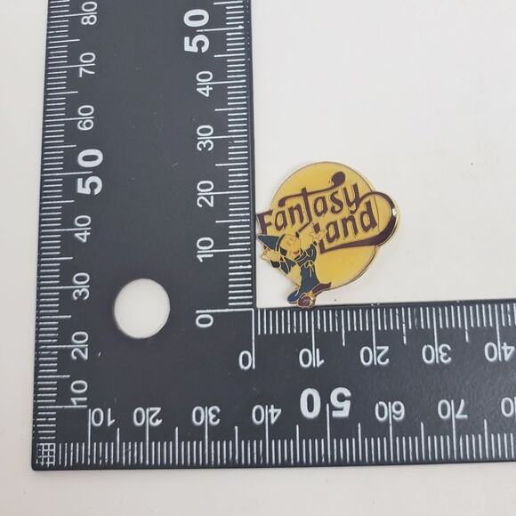 Disney Parks Fantasyland Mickey VTG Walt Disney Productions Enamel Pin - Picture 12 of 12
